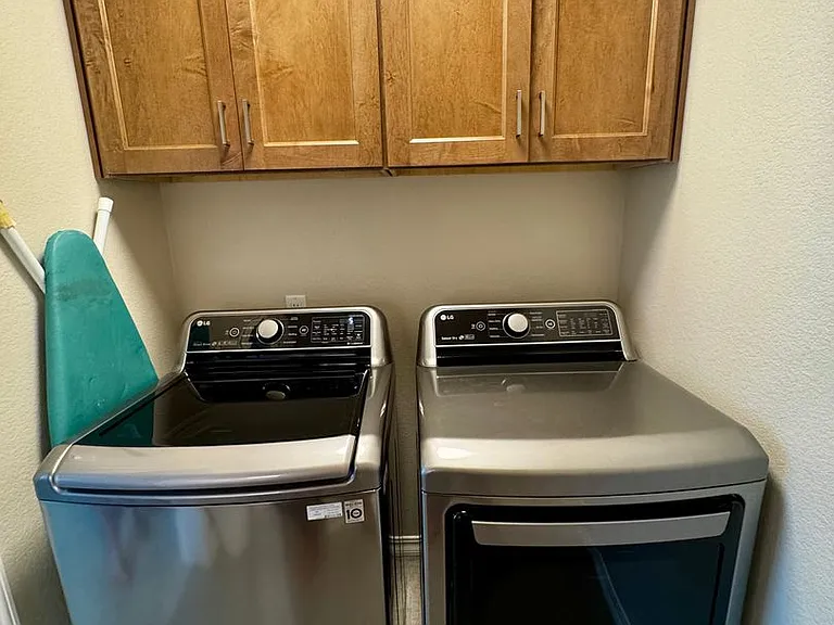 4553 Hanging Lake Cir — Photo 49