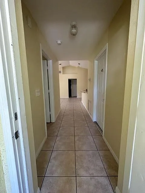 3 bed, 1144 sqft, $2,200 — Photo 4