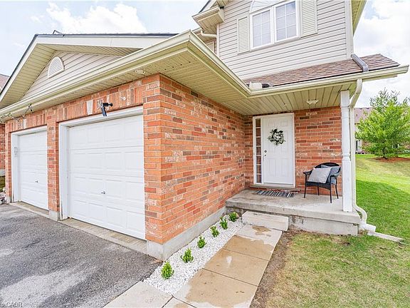 3rd image of 30 Fallowfield Dr