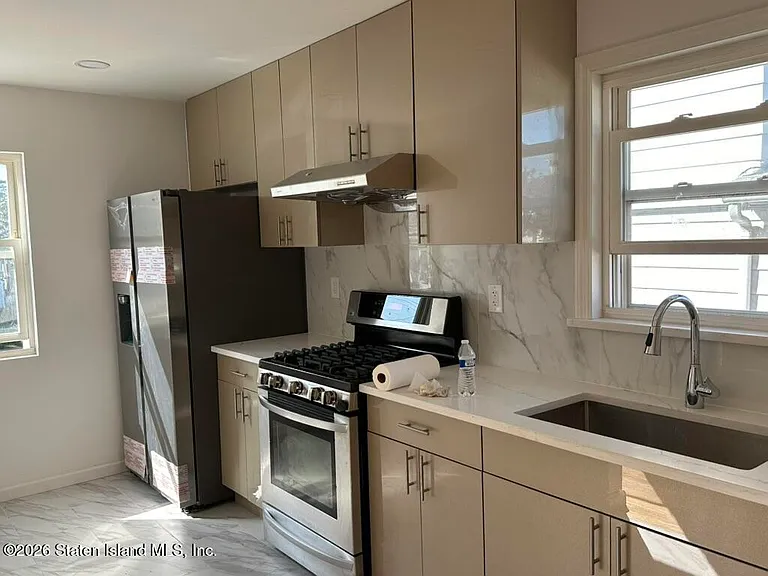 221 Midland Ave — Photo 6