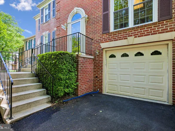6024 Loganwood Dr, North Bethesda, MD 20852