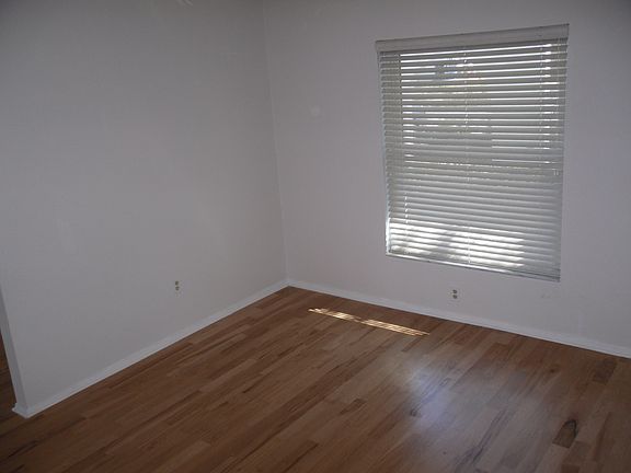 4th image of 15010 Naples Pl