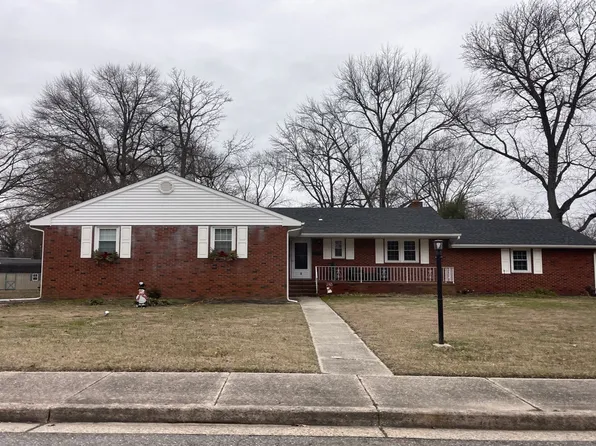 5 Woodside Pl, Pennsville, NJ 08070