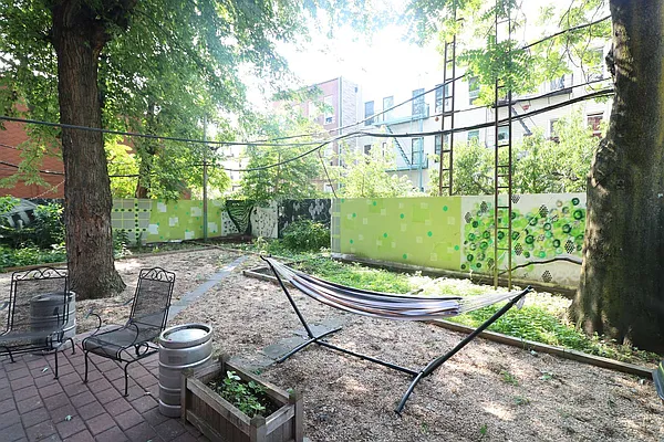 Rented by Compass | media 29