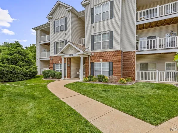 35 Kassebaum Ln APT 200, Saint Louis, MO 63129