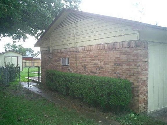 4th image of 2025 Tompkins Dr
