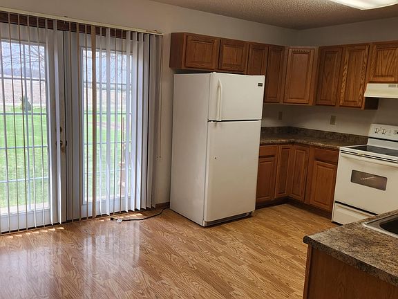 3rd image of 229 Park Ave