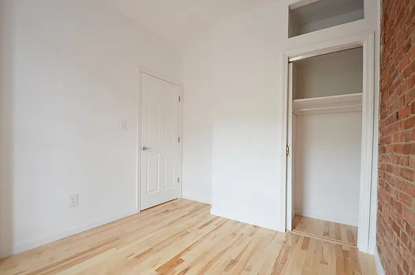 Rented by CITY SKYLINE REALTY INC | media 18