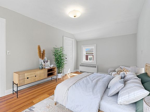 5th image of 19 Essex St