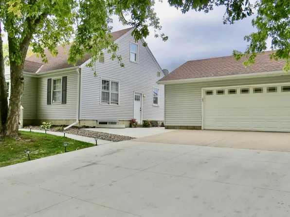 106 Manor Ave, Goodhue, MN 55027