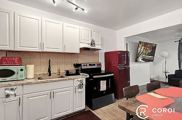 1st image of 15 Irving Pl #2P