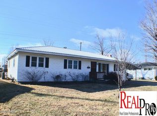 2033 Forest Dr, Carthage, MO 64836