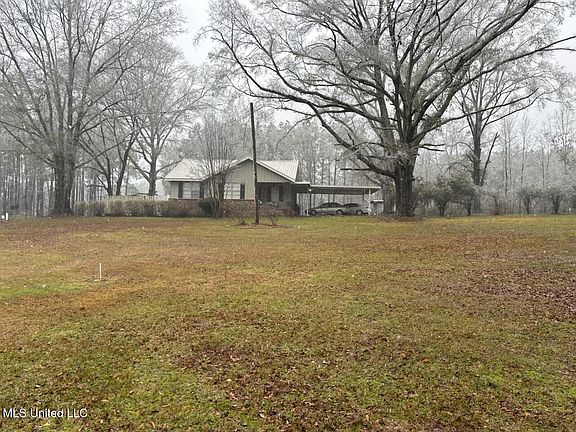 3rd image of 1039 Hall Ln
