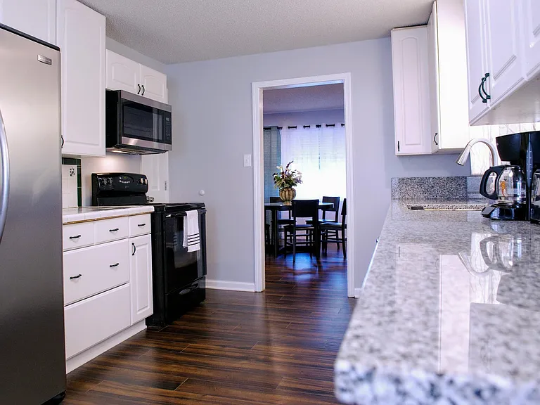 9207 W 50th Ter — Photo 27