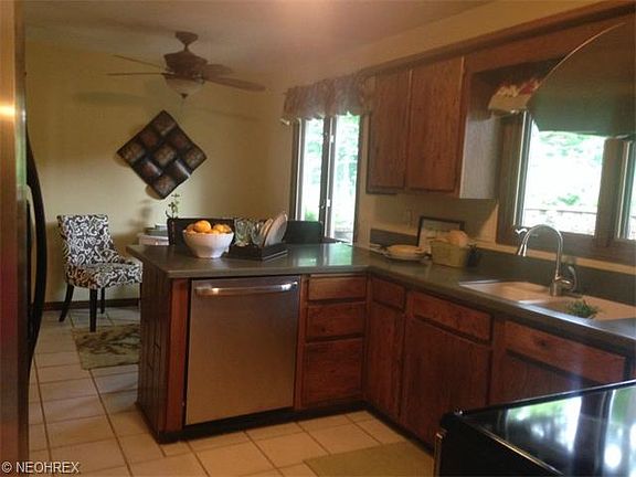 4th image of 2400 Oak Tree Dr NW