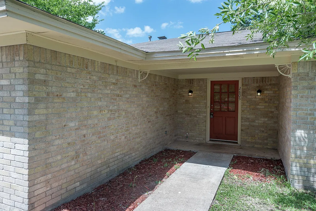 Building Photo - 2805 Normand Dr