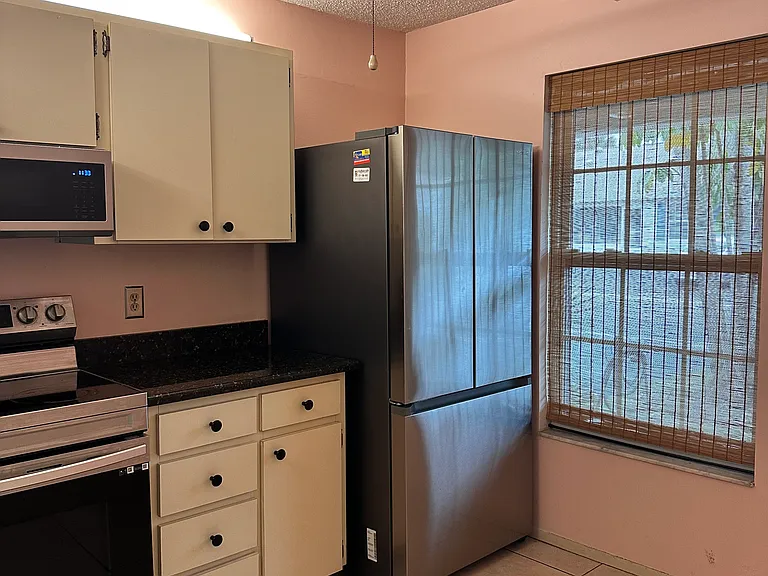 300 Plymouth St — Photo 11