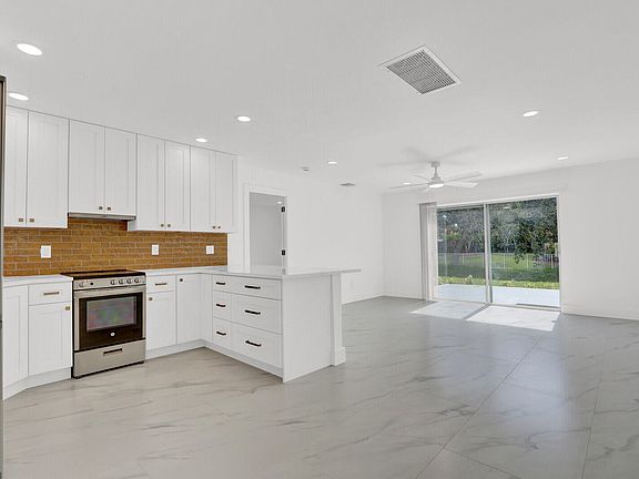 5th image of 10084 Meridian Way N #4