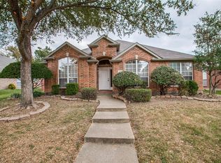 1102 Woodway Dr, Garland, TX 75042