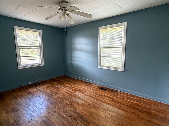 5th image of 708 Springfield Rd