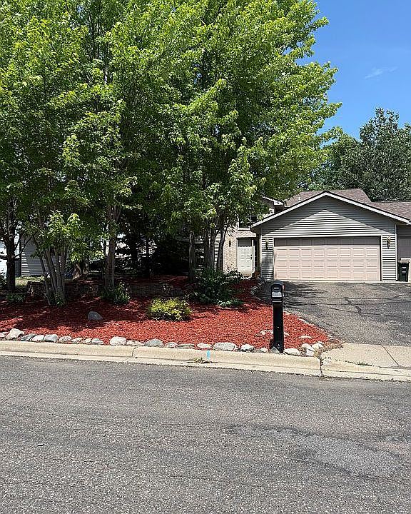 1st image of 1043 Lawrence Cir