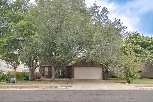 2101 Deer Creek Trl Photo 1