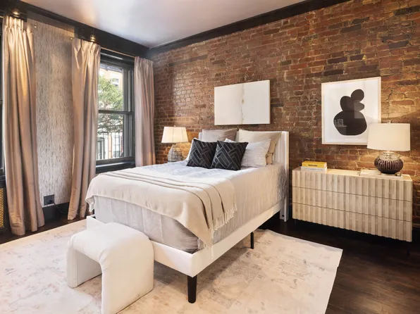 454 West 50th Street image 3 of 6