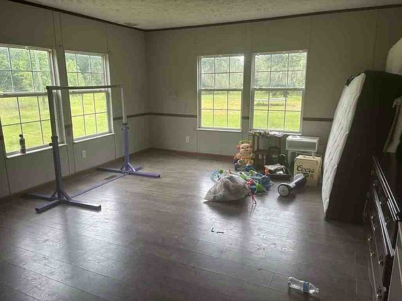5th image of 549 Sunset Ln