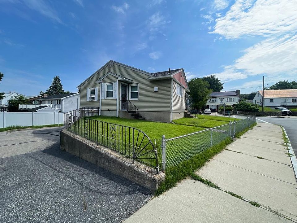 1088 Logee St, Woonsocket, RI 02895 Zillow