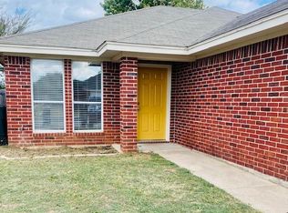 325 Schumacher Dr, Burleson, TX 76028