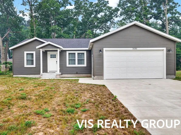 3685 Waalkes St, Norton Shores, MI 49444