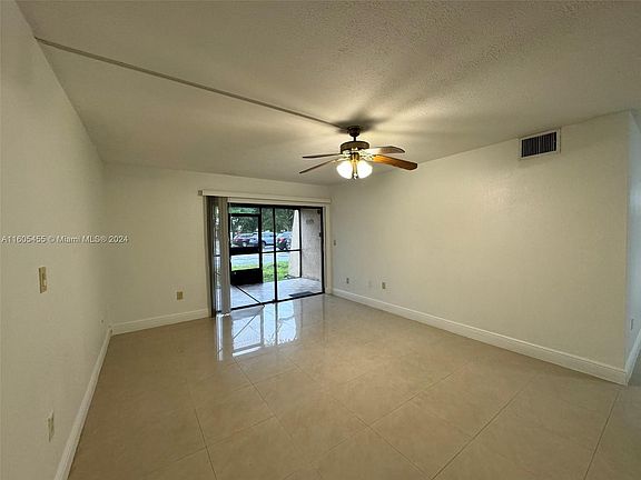 4th image of 13701 Kendale Lakes Cir #B-109