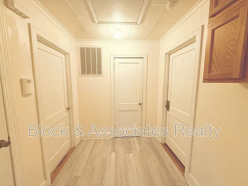 2 bed, 1.0 bath, $995 — Photo 3