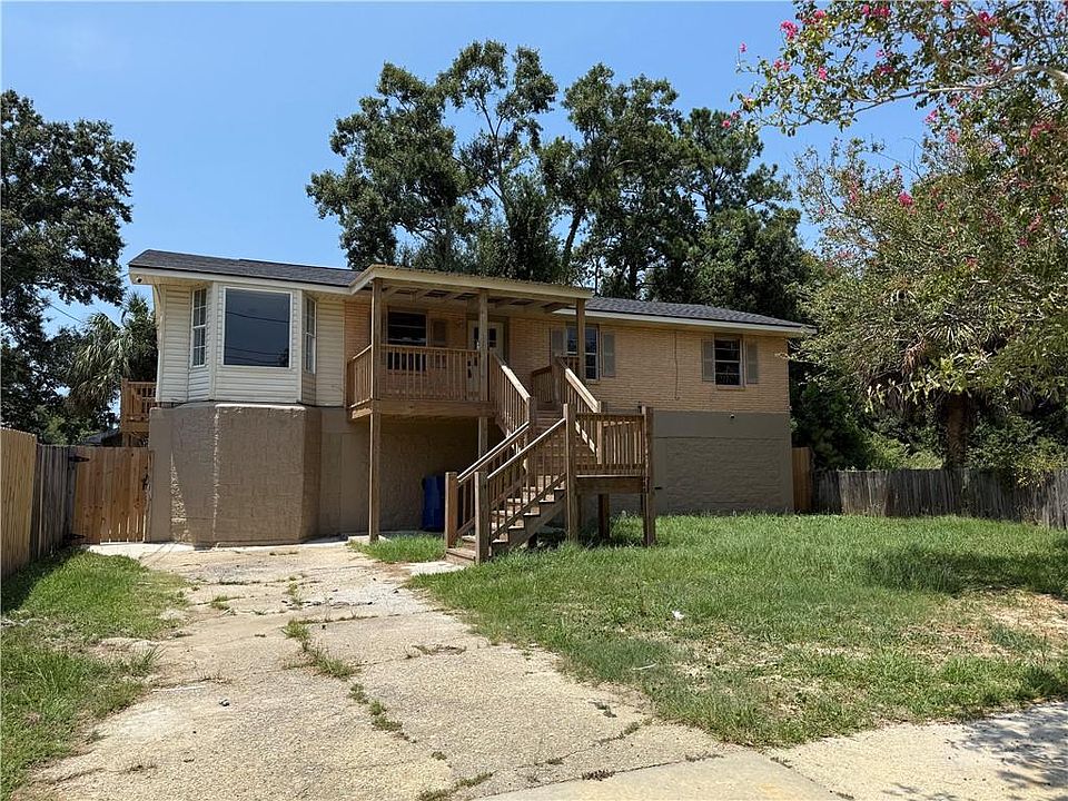 1st image of 3623 Riviera Dr
