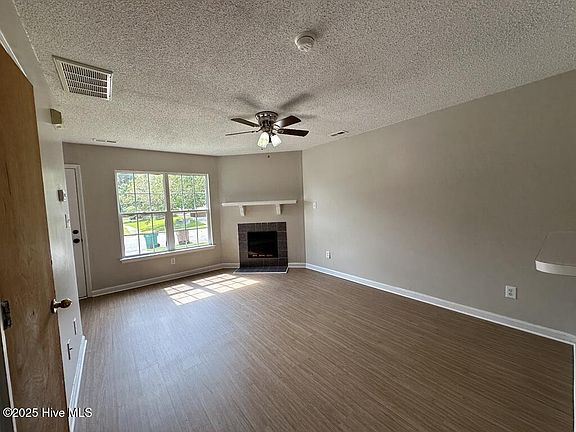 2nd image of 1059 W Pueblo Dr