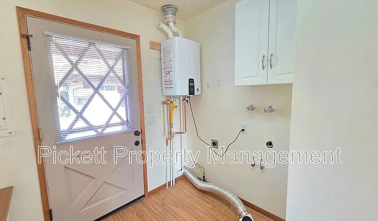 8671 Silverdale Way NW — Photo 6