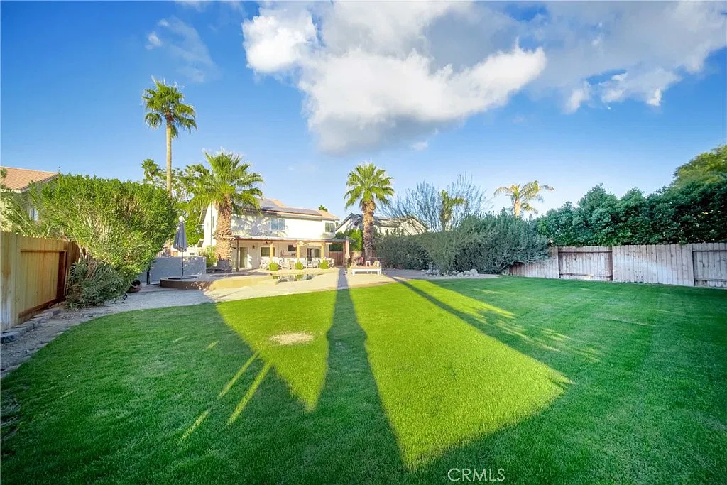 3 bed, 2.5 bath, 1626 sqft, $3,499 — Photo 3
