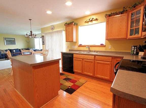 4th image of 8433 S Saddle Ct