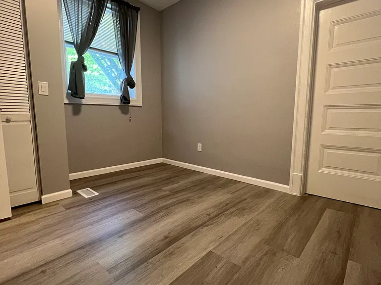 210 E End Ave #2 — Photo 8