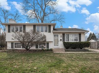 1733 Sterling Dr, South Bend, IN 46635