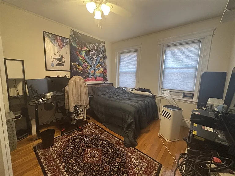 35 Queensberry St #16 — Photo 2