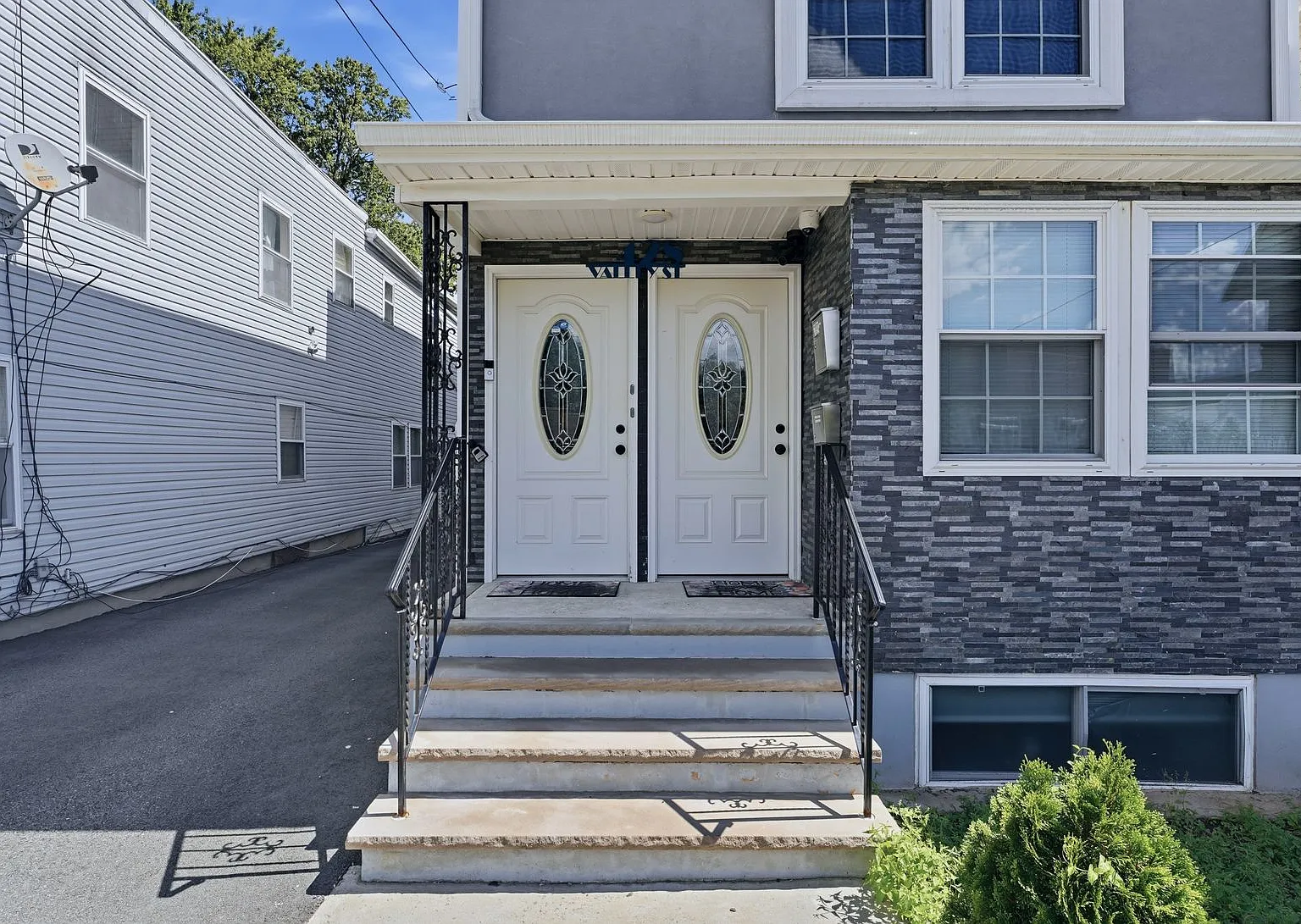 2 bed, 1000 sqft, $2,500 — Photo 2