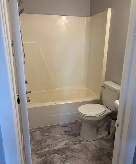 4823 Memorial Blvd #11 — Photo 7