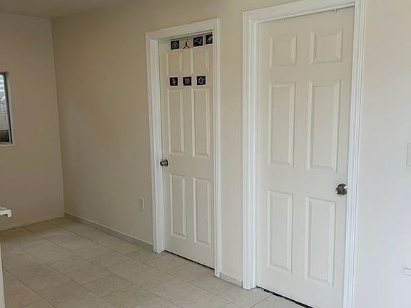 3rd image of 2624 Live Oak St