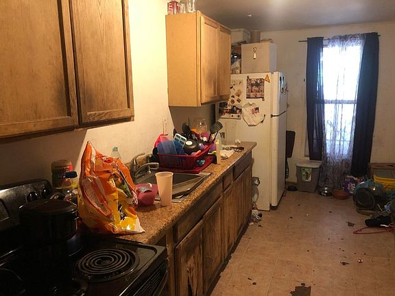 3rd image of 60 Catherine St