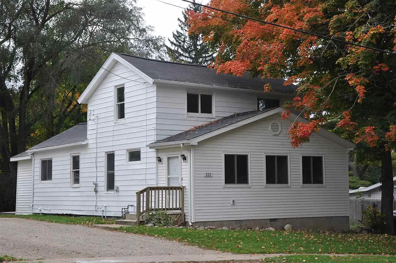 221 James St photo 1