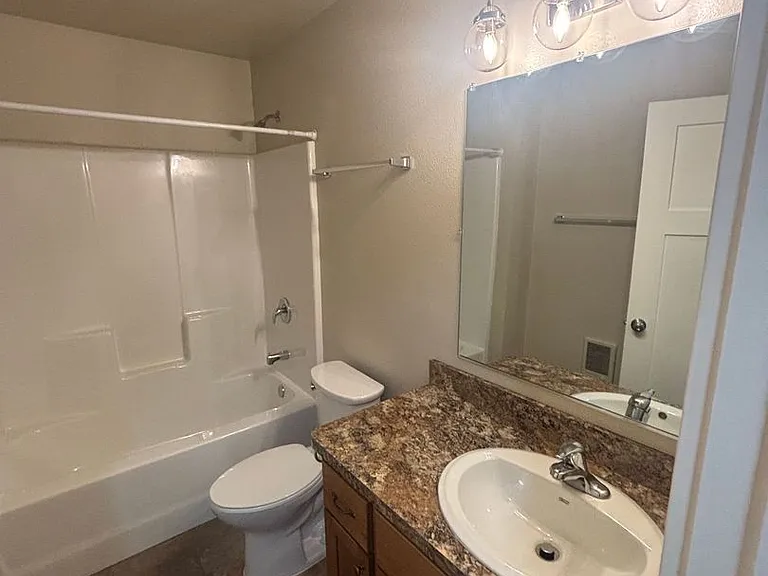 1424 Gleason Ave — Photo 27