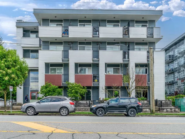 13678 Grosvenor Rd #101, Surrey, BC V3R 5E2