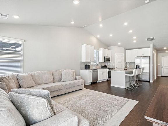 3rd image of 507 Bonneville Avenue