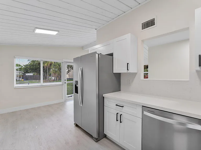 474 Enfield St — Photo 19